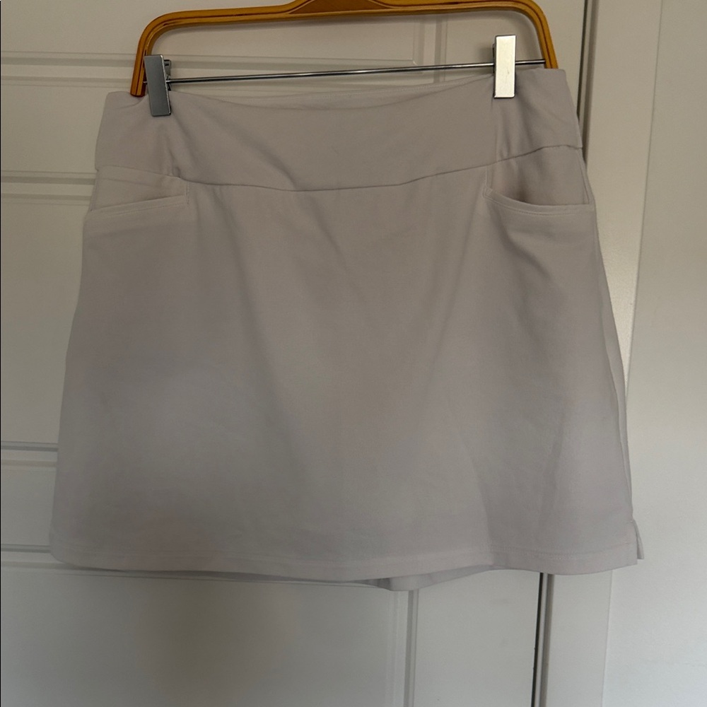 Women’s Casual Pocket Skirt — White